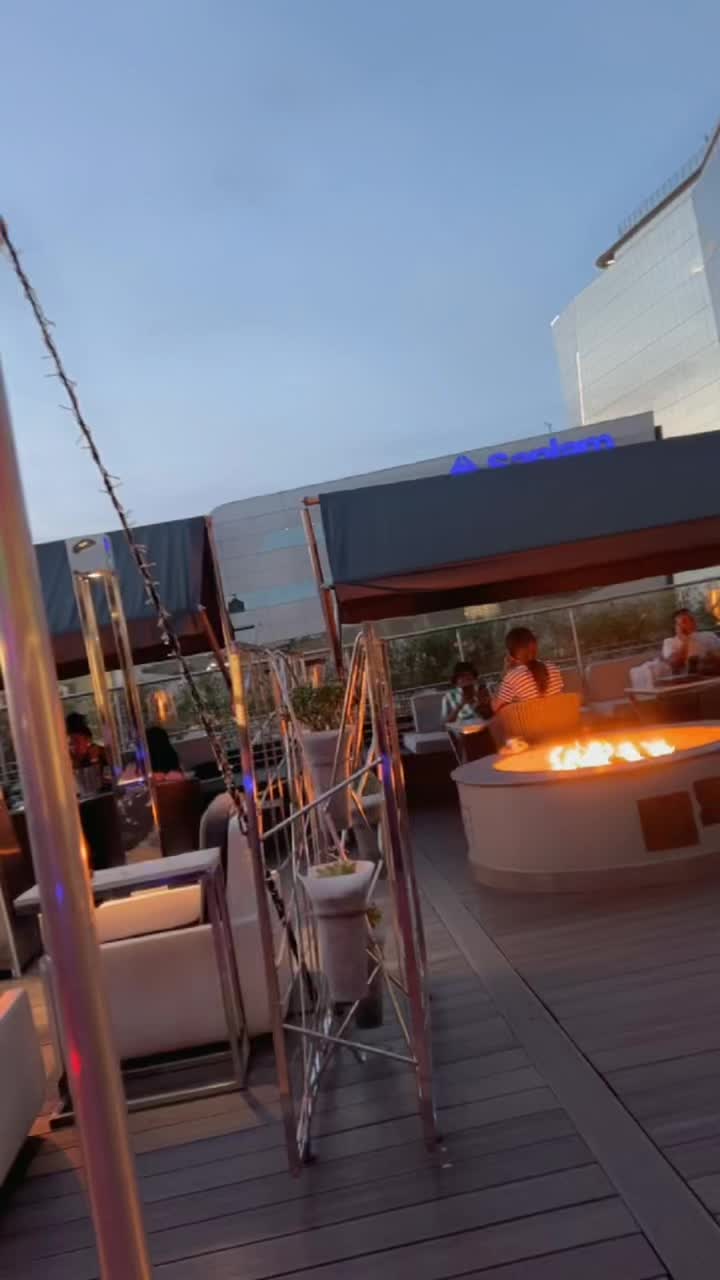 San Deck, Bar & Restaurant