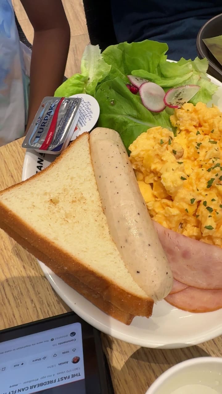 Video review of The Coffee Bean and Tea Leaf