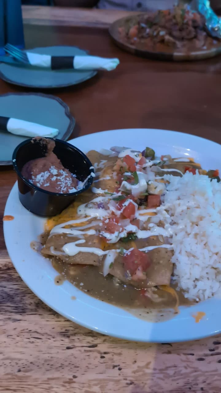 Video review of Las Hadas Bar and Grill
