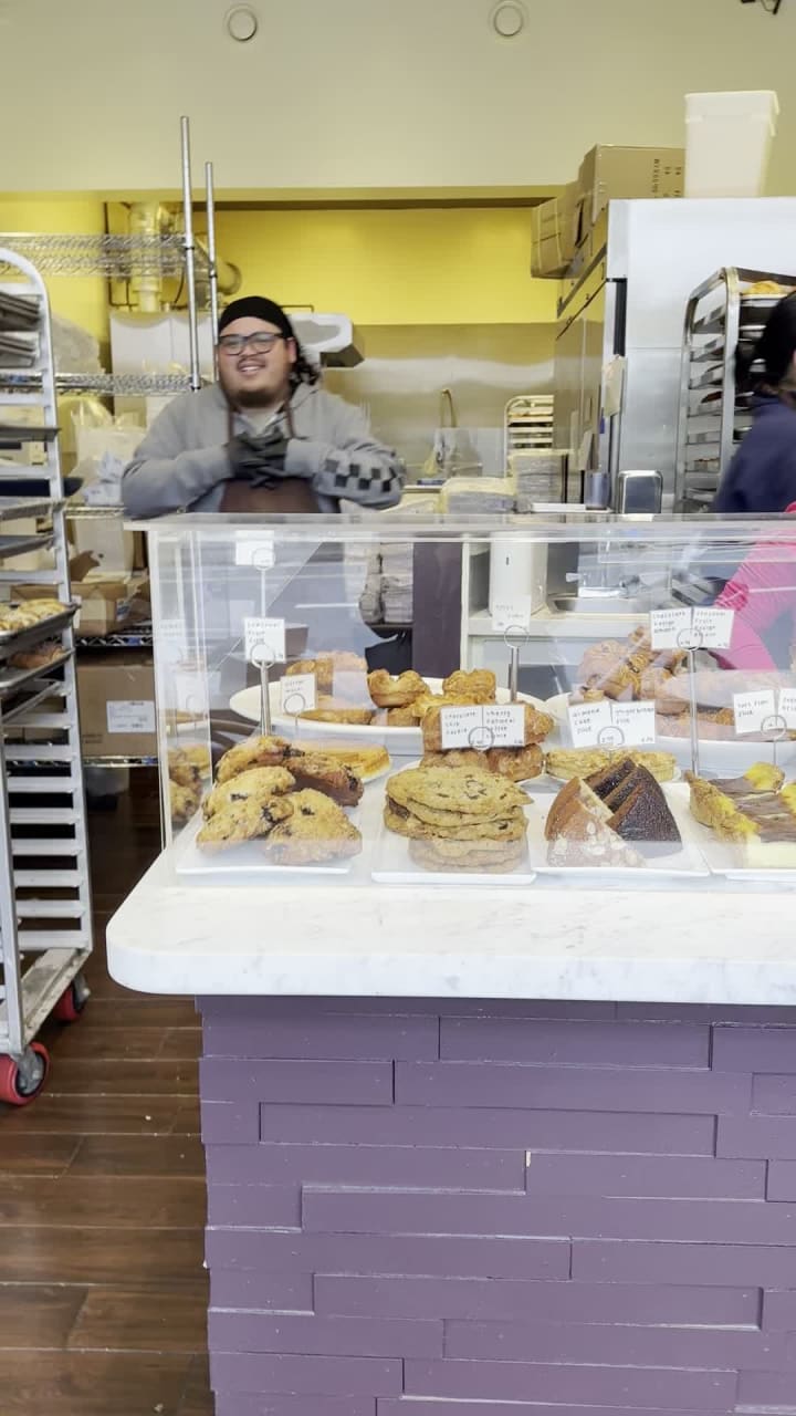 Video review of B. Patisserie