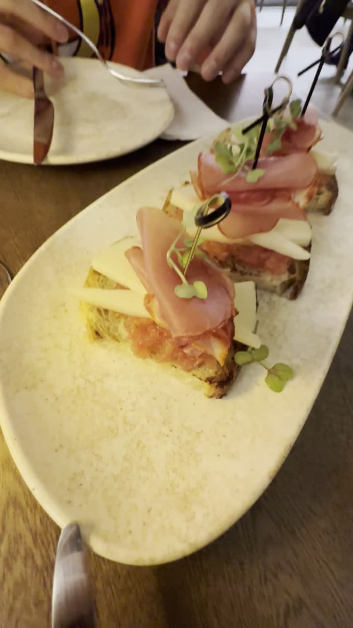 Cava Oculta De Alpina