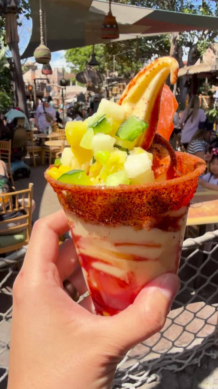 Video review of The Tropical Hideaway