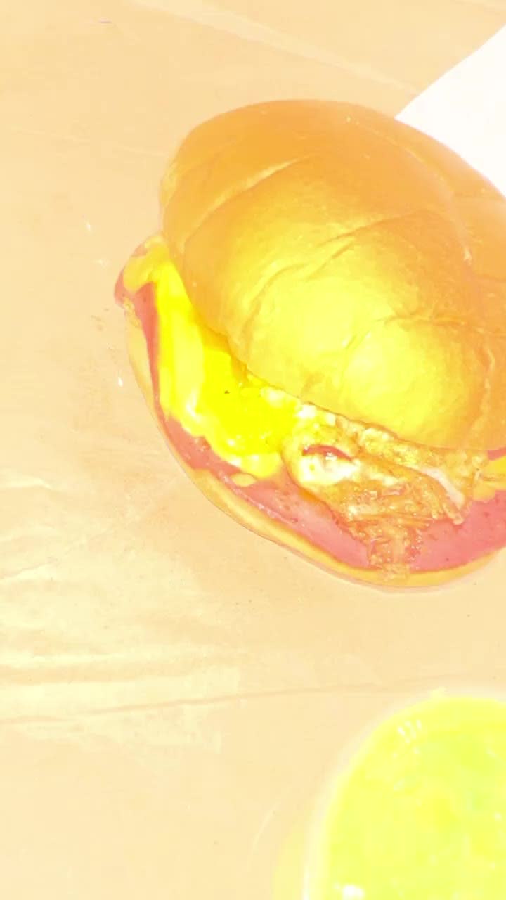 Video review of The Win-Dow at American Beauty