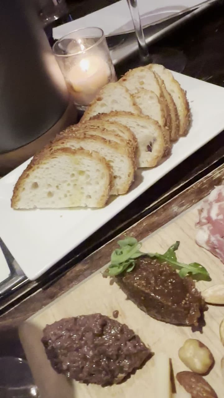 Video review of 8th Street Winecellar