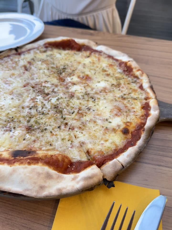 Sque Rotisserie & Alehouse