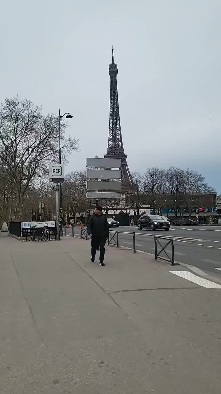 Métro Bir-Hakeim — Tour Eiffel [6]