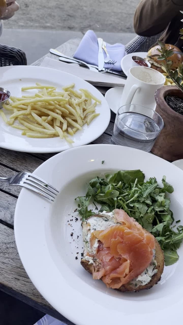 Video review of Tiny's Milk and Cookies