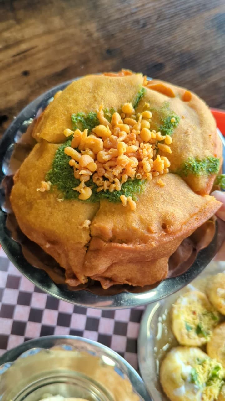 Video review of Mumbai Local