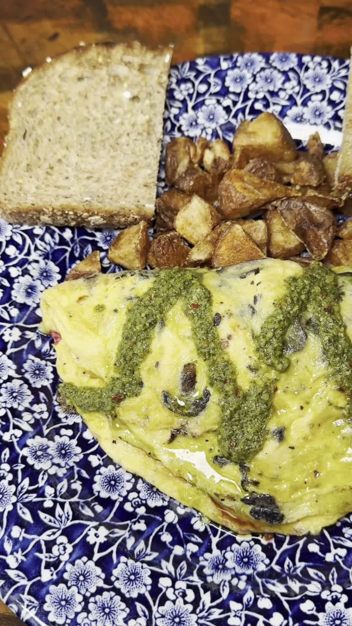 Video review of Café Hollander Tosa Village