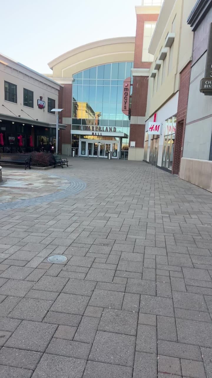 Video review of Cumberland Mall