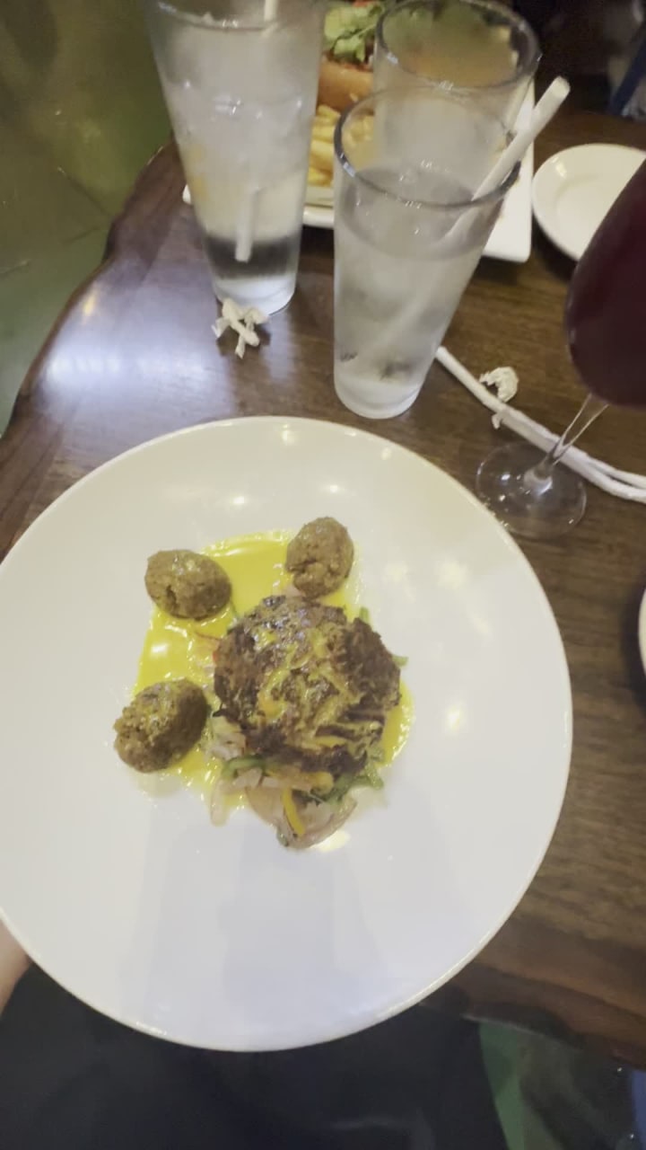 Video review of Confisco Grille & Backwater Bar