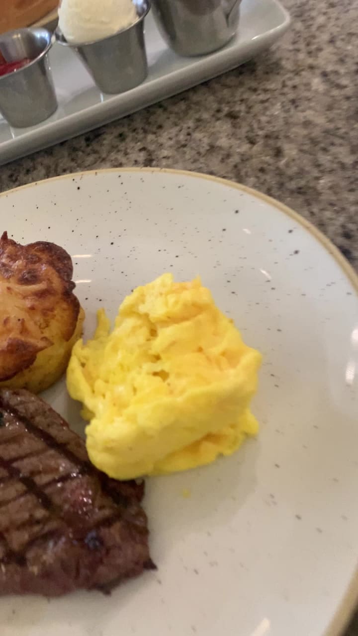 Video review of Grand Floridian Cafe