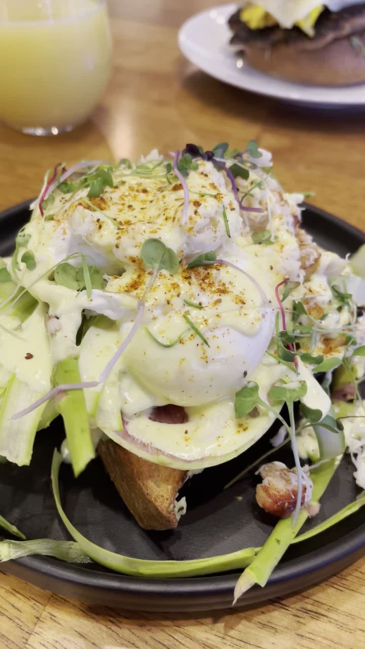 Video review of Cafe Rowan