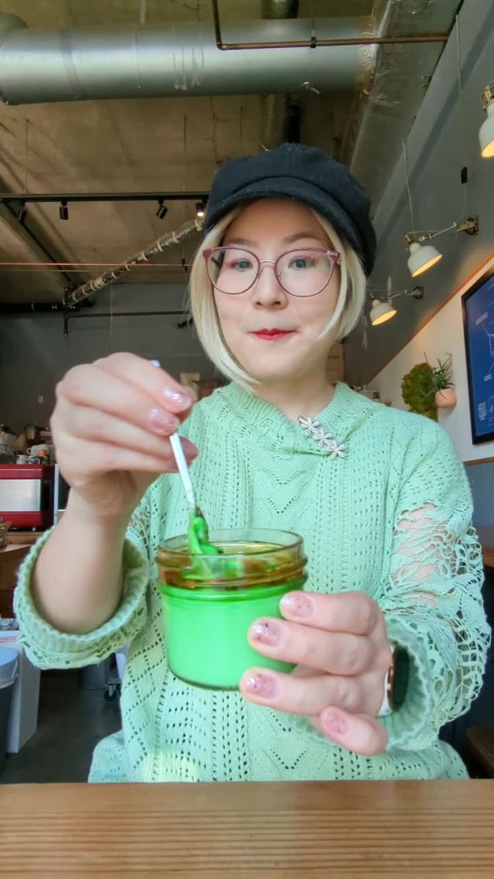 Video review of Crackle Creme