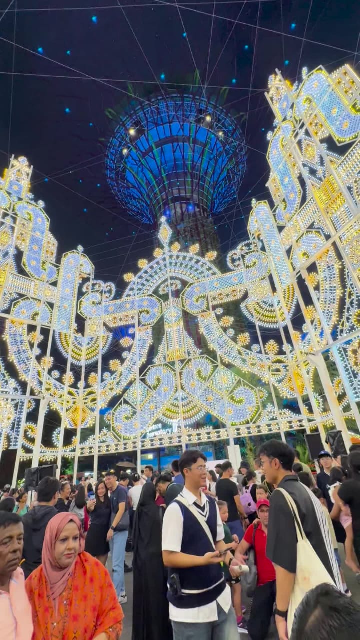 Video review of Gardens by the Bay