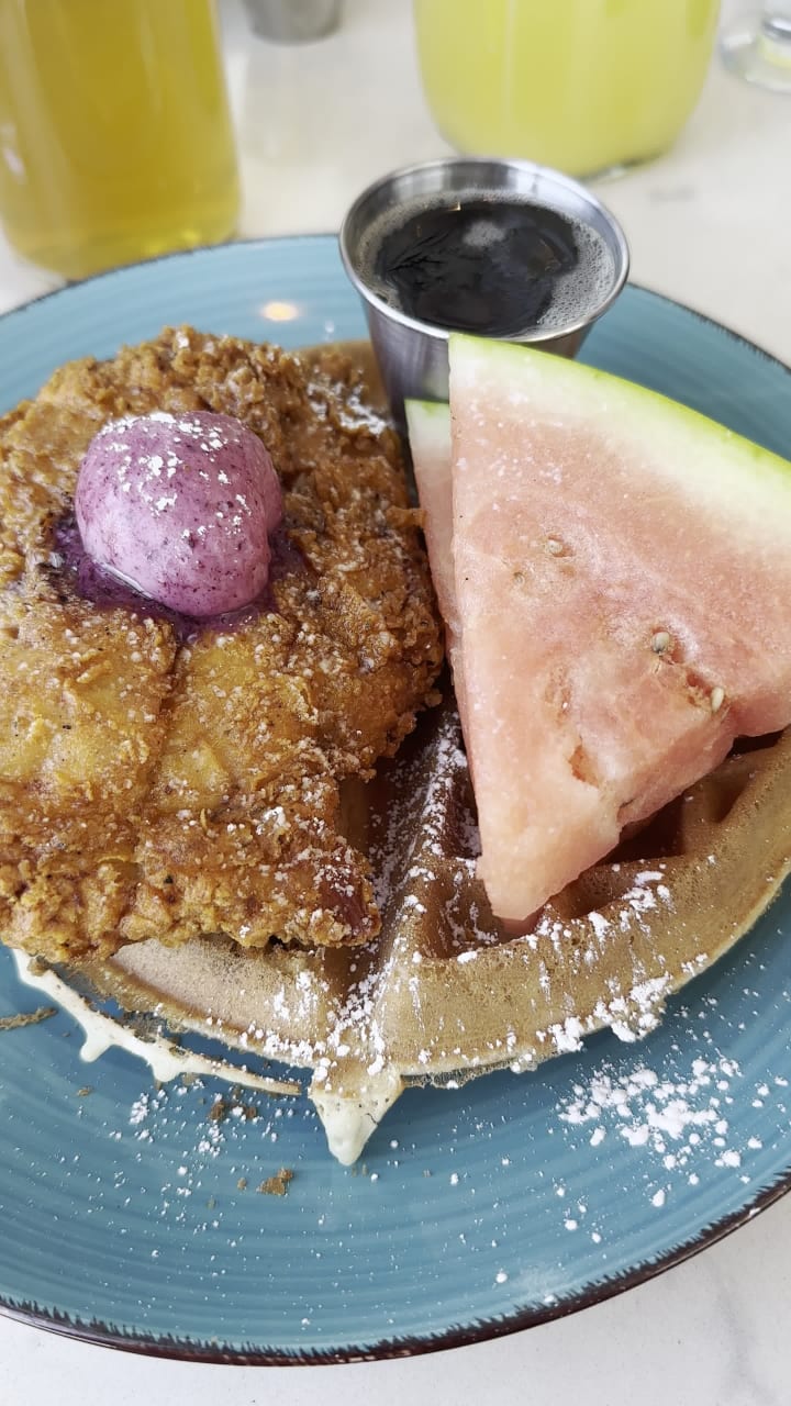 Canopy Central Cafe And Bar