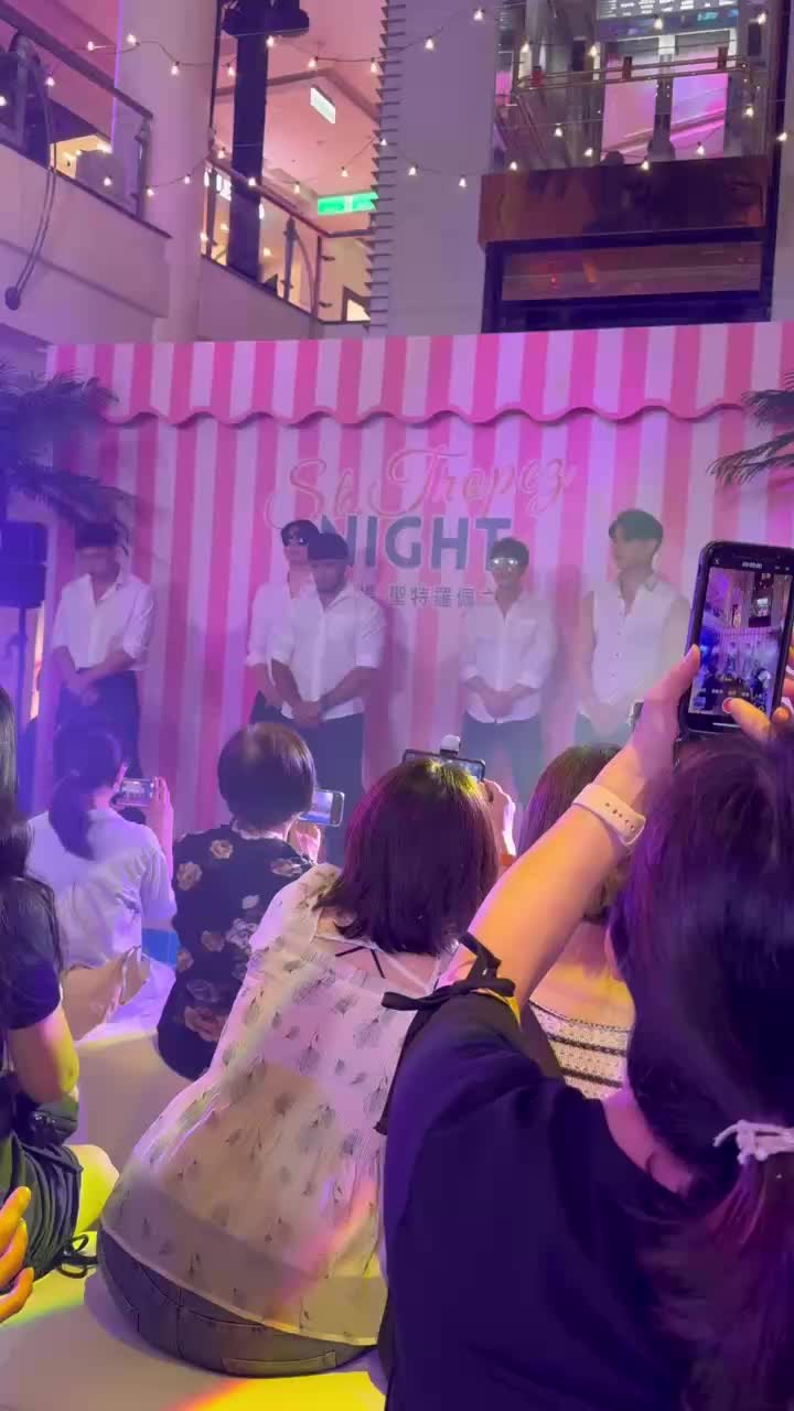 Video review of Breeze Center (微風廣場)