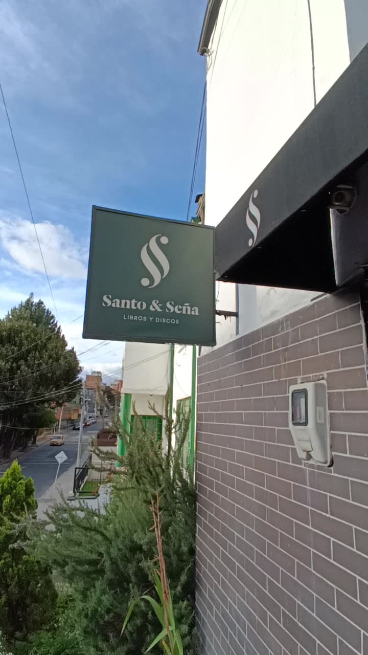 Libreria casa santo y seña