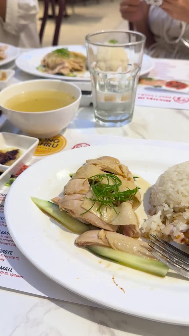 Tiong Bahru Hainanese Boneless Chicken Rice