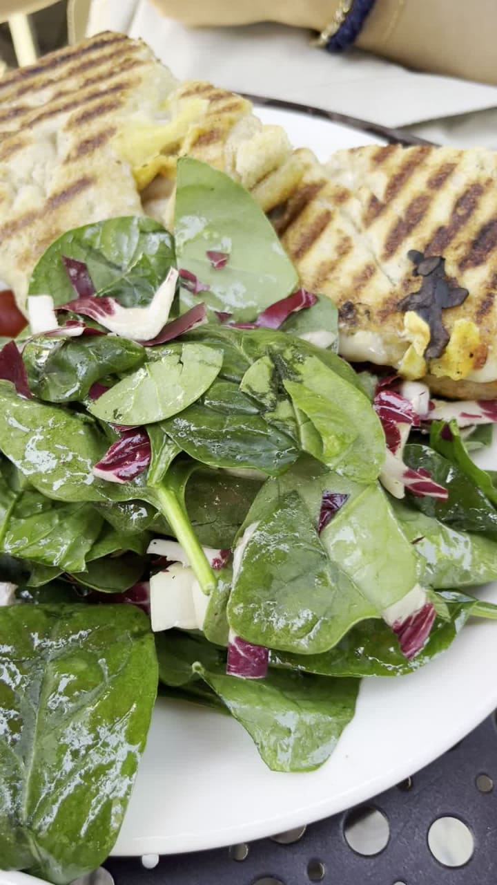 Video review of Urth Caffé