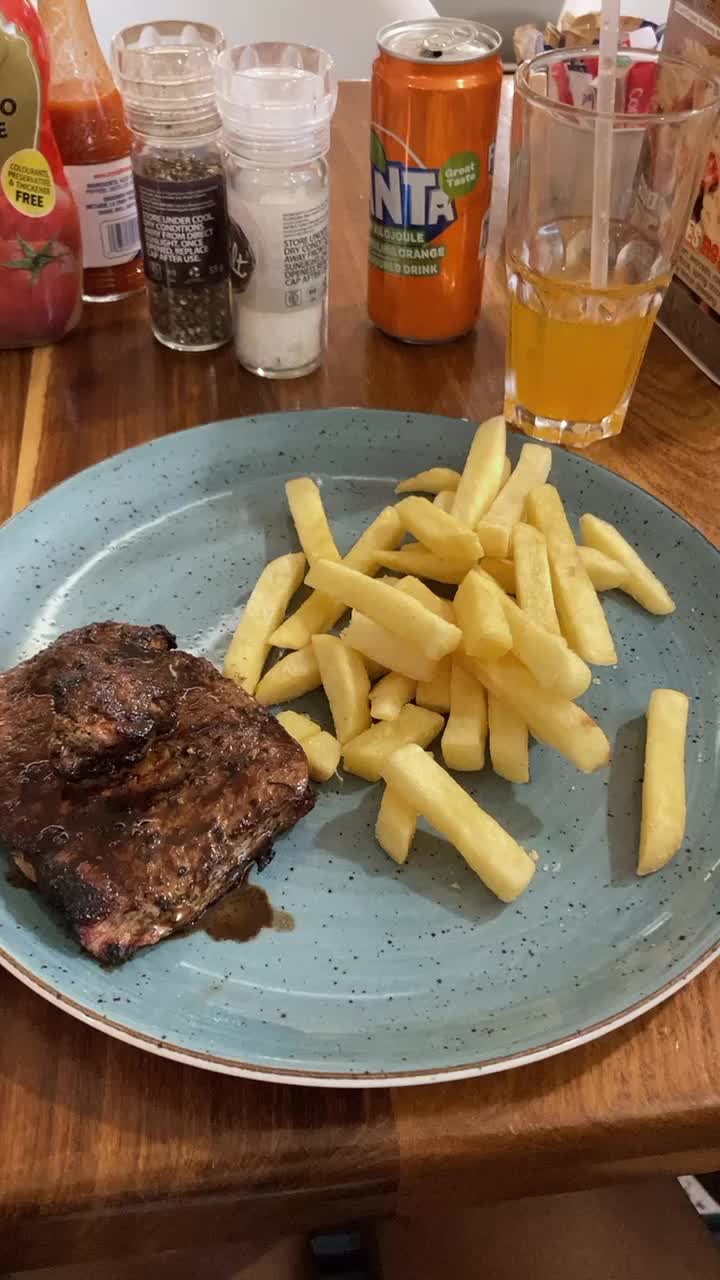 Cafe Rousse food bar