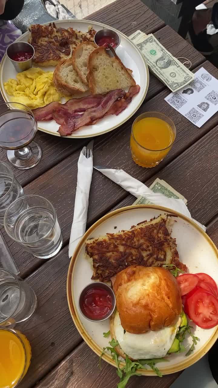 Dreamland Bar & Diner