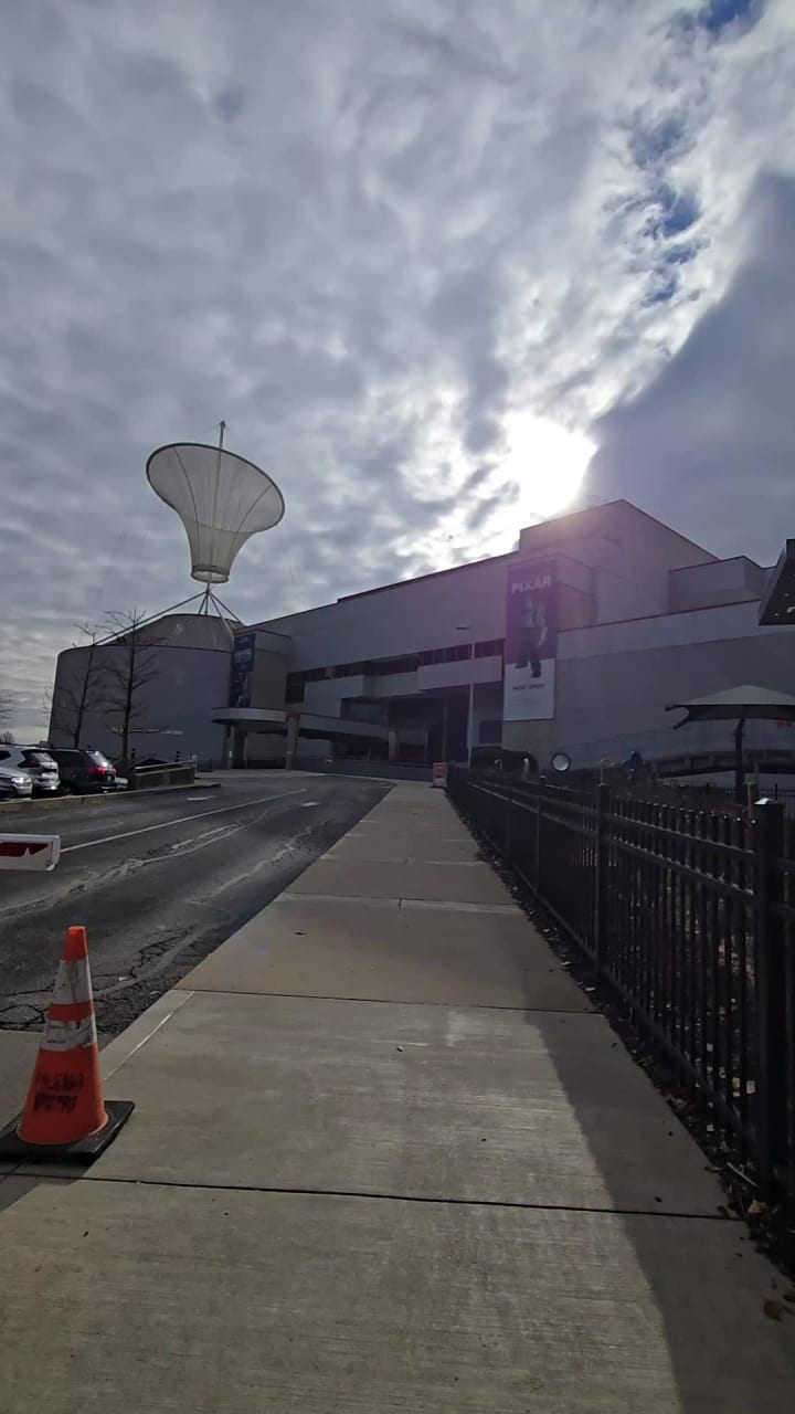 Video review of Carnegie Science Center