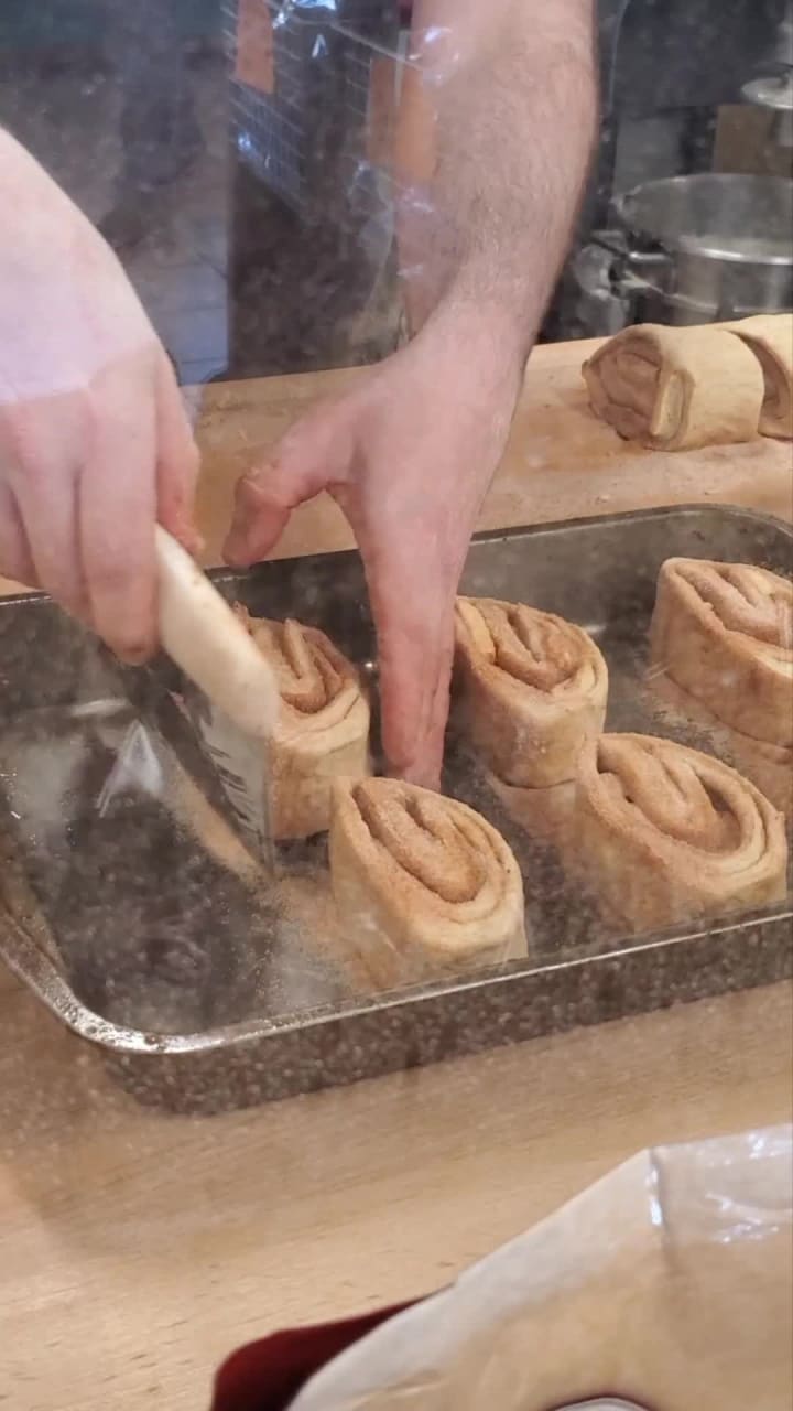 Video review of Old West Cinnamon Rolls