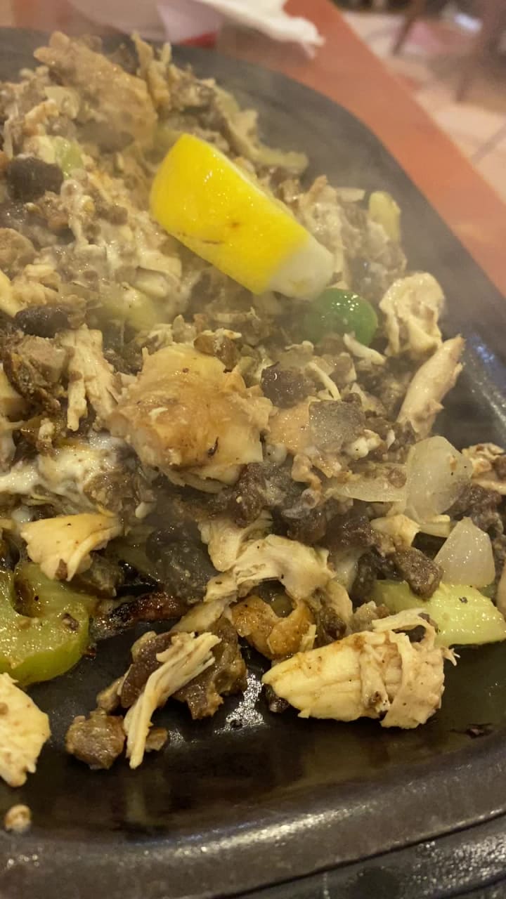 Video review of Max's of Manila