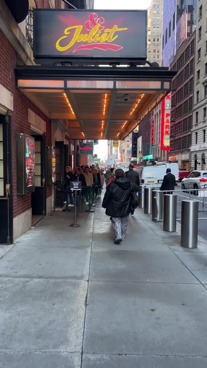 Video review of Stephen Sondheim Theatre