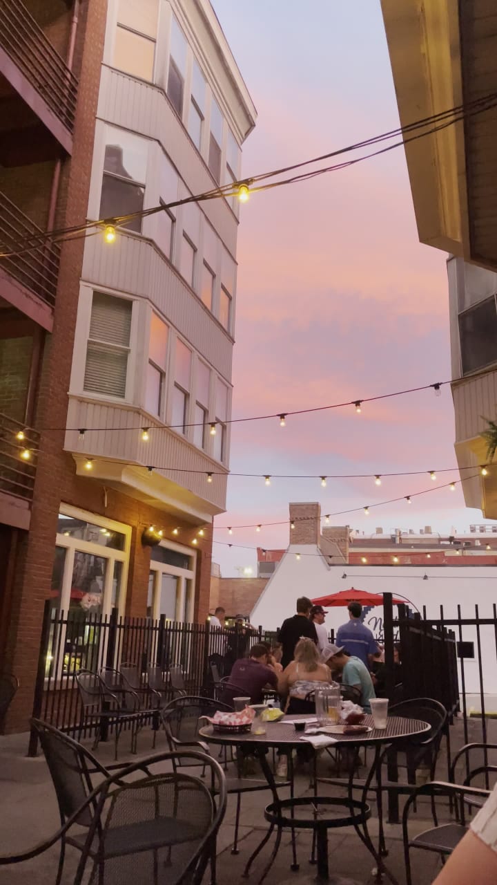 Video review of Courtside Pizza