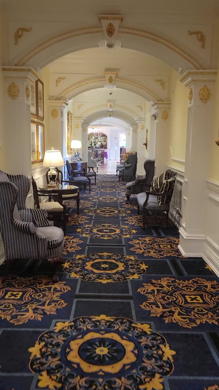 Eagle Oaks Golf & Country Club on the 19th Green Bar & Grill