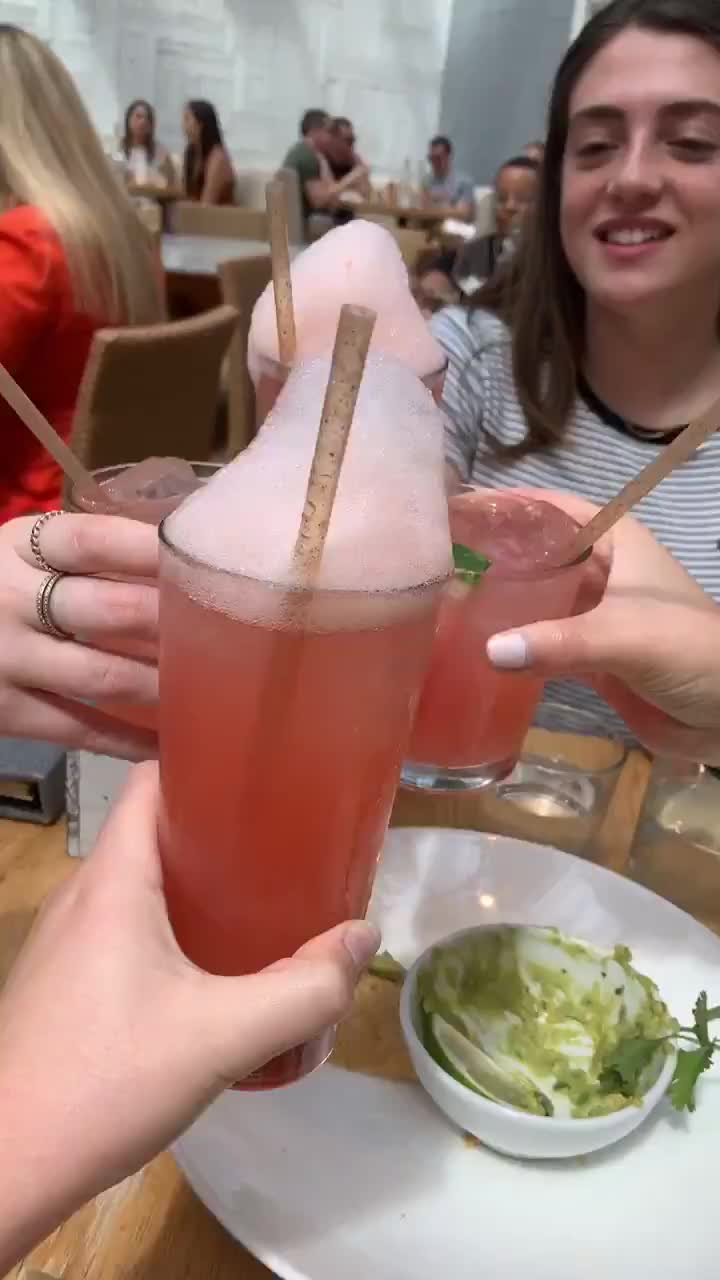 Video review of Summer House Santa Monica