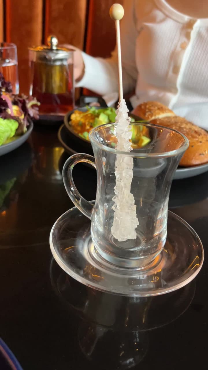 Video review of Movida