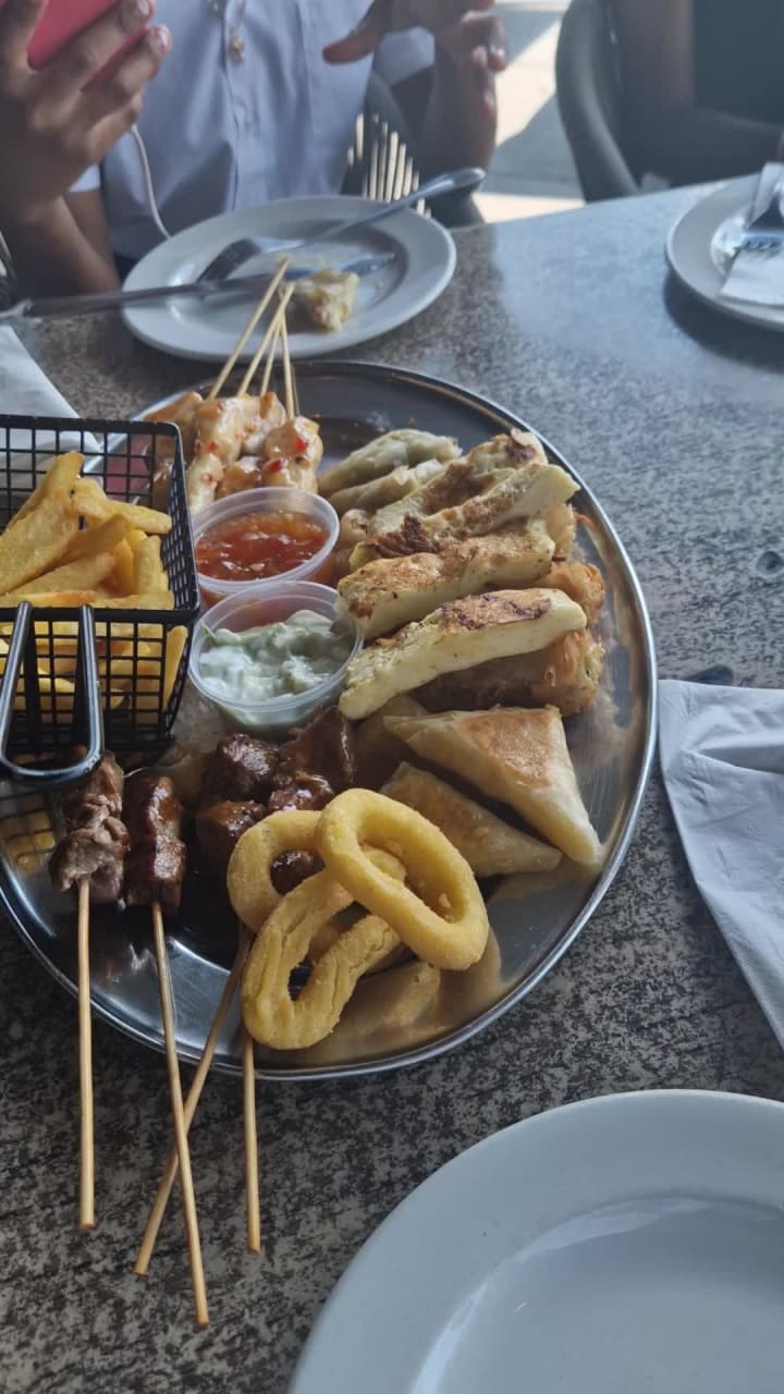 Summit Grill and Skybar Woodhill