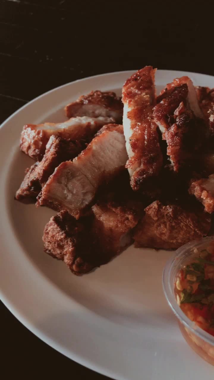 Video review of Snackboxe Bistro