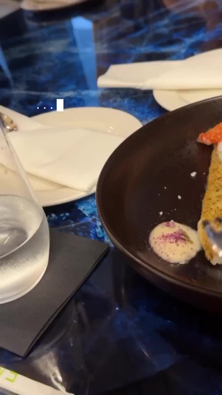  Crane & Feathers Restaurant