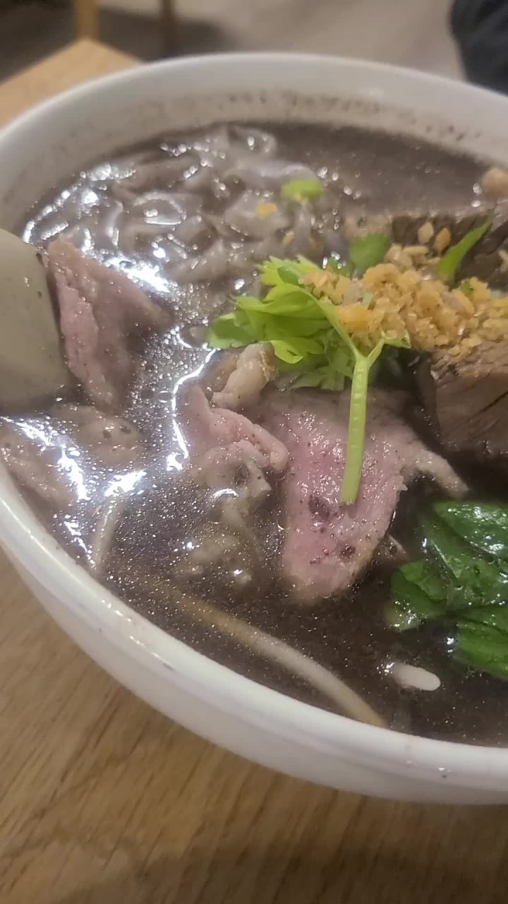 Video review of King of Thai Noodle Cafe