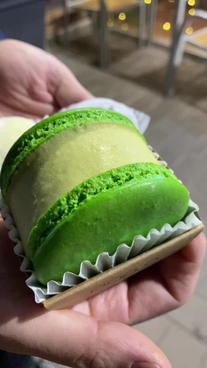 Video review of Mochi