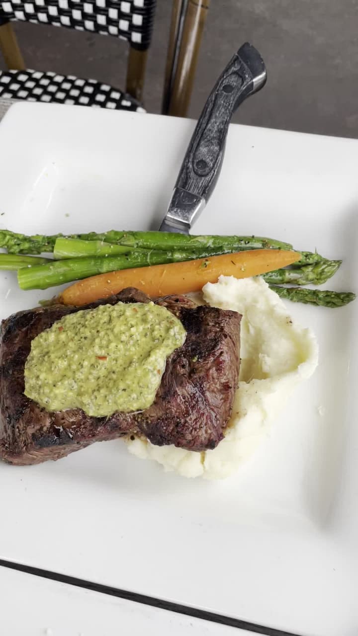 Video review of Dini's By The Sea