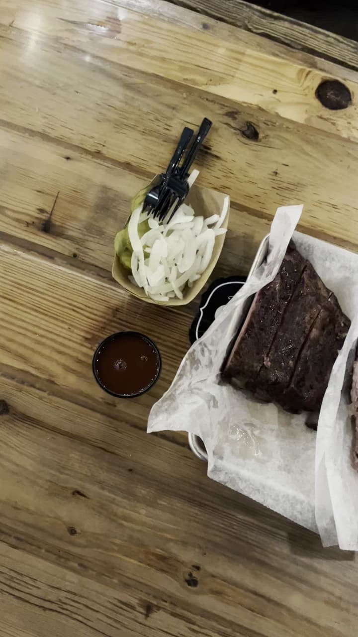 Video review of Black's Barbecue Austin
