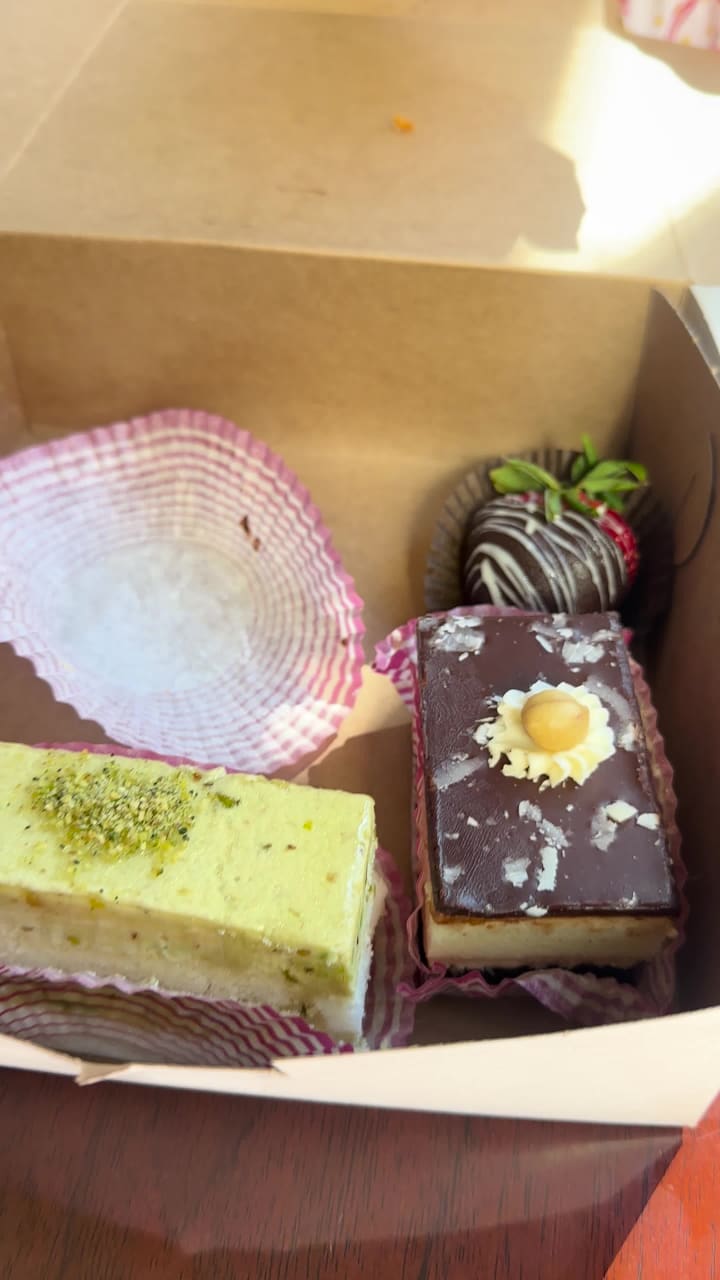 Video review of Bijan Bakery And Cafe