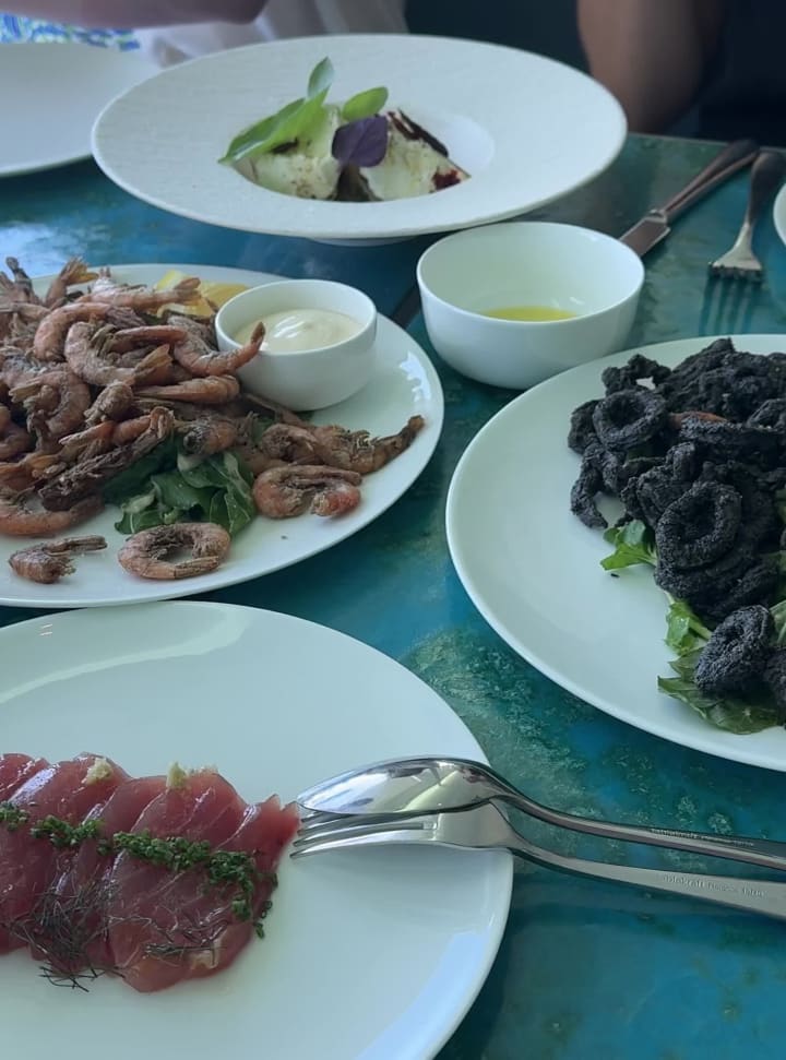 Icebergs Dining Room and Bar