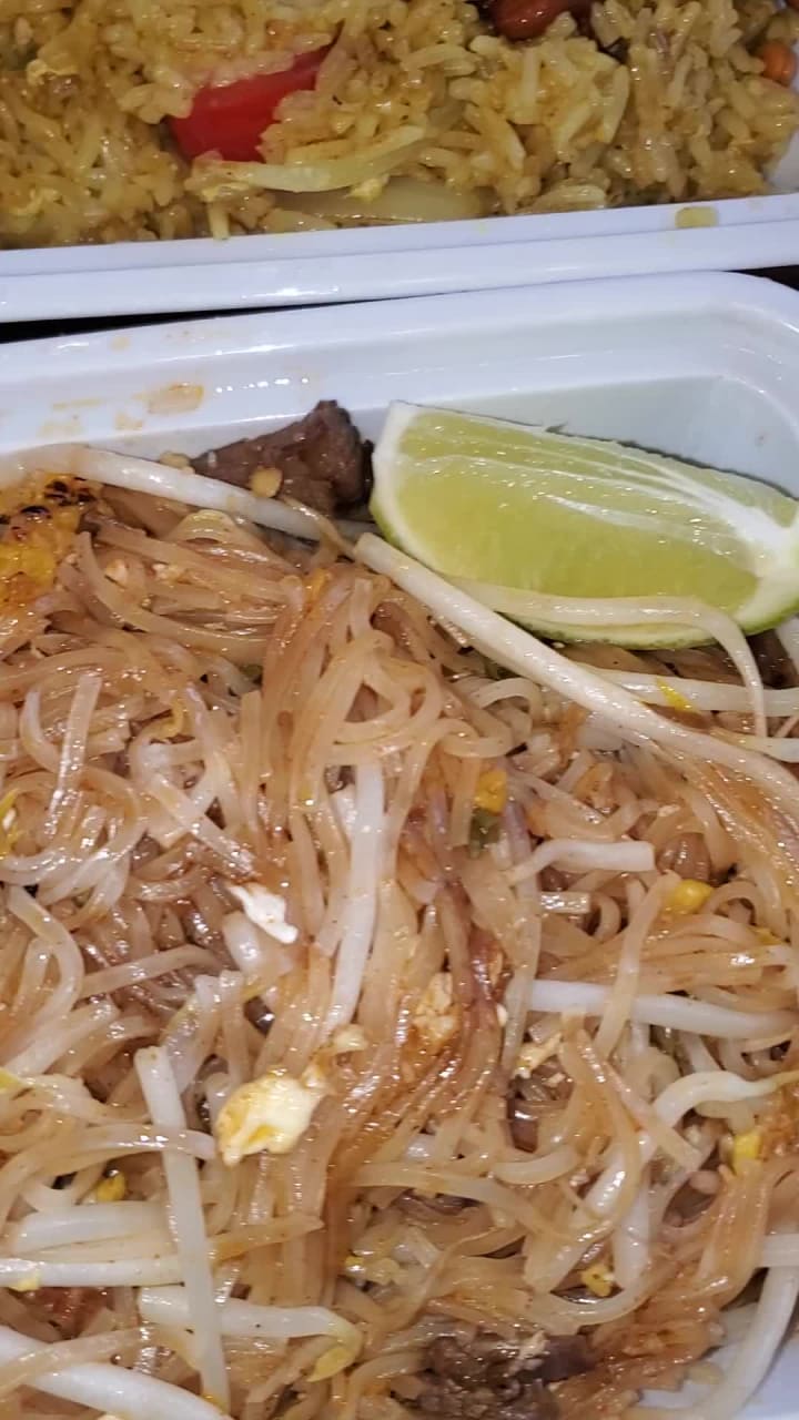 Cha Lom Thai Restaurant