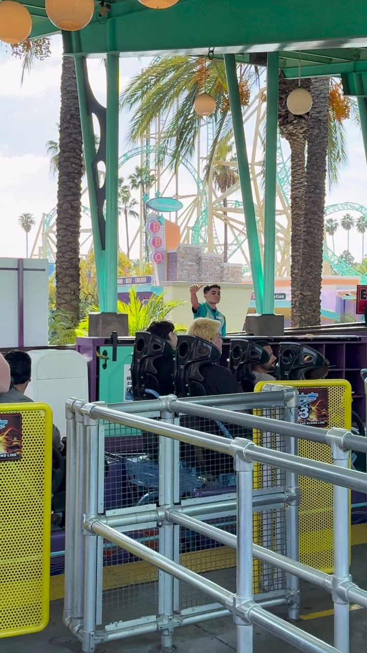 Video review of Knott's Berry Farm