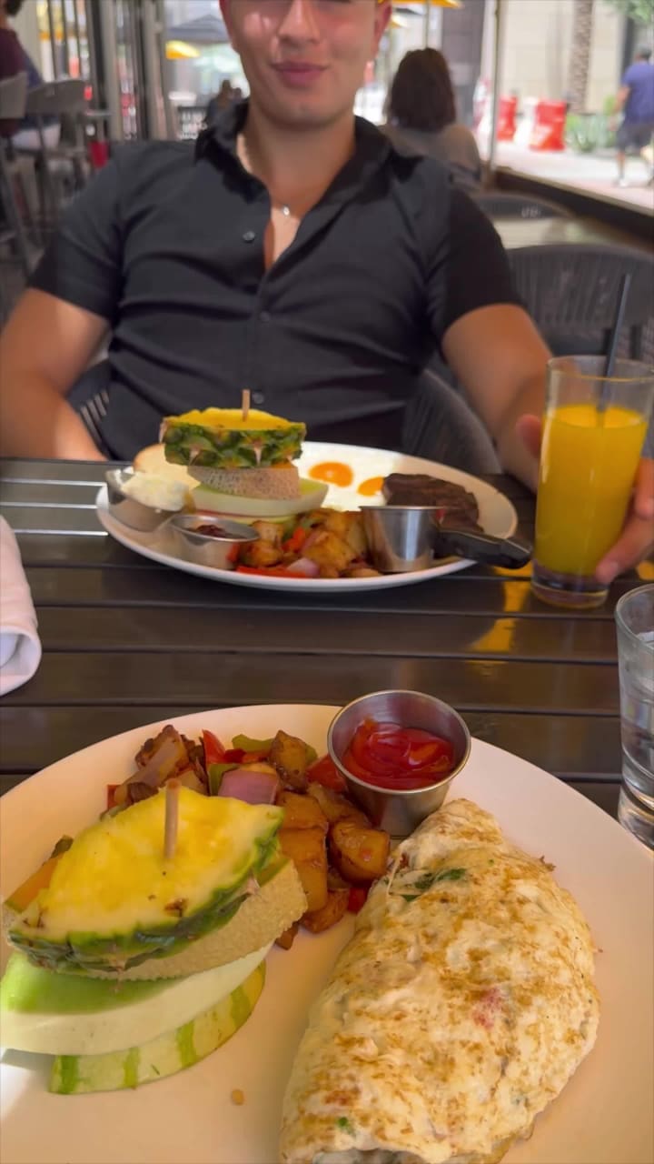 Video review of Breakfast Club