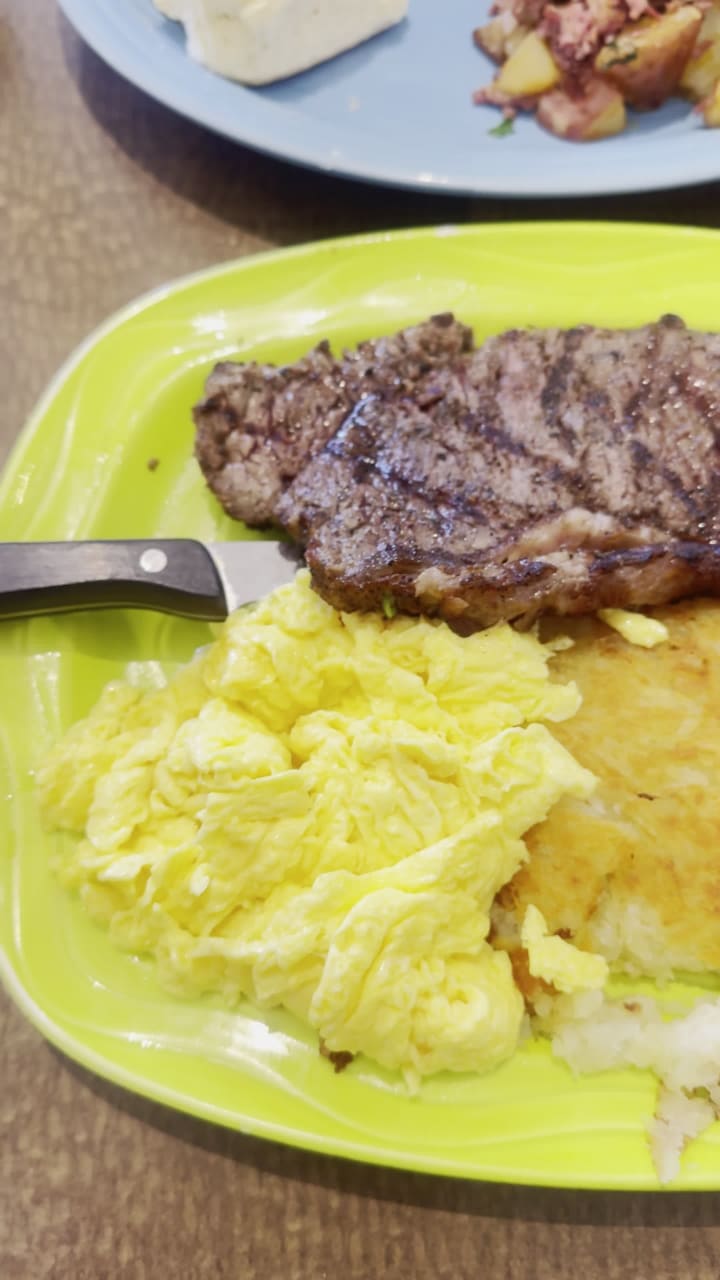 Video review of Bill's Cafe