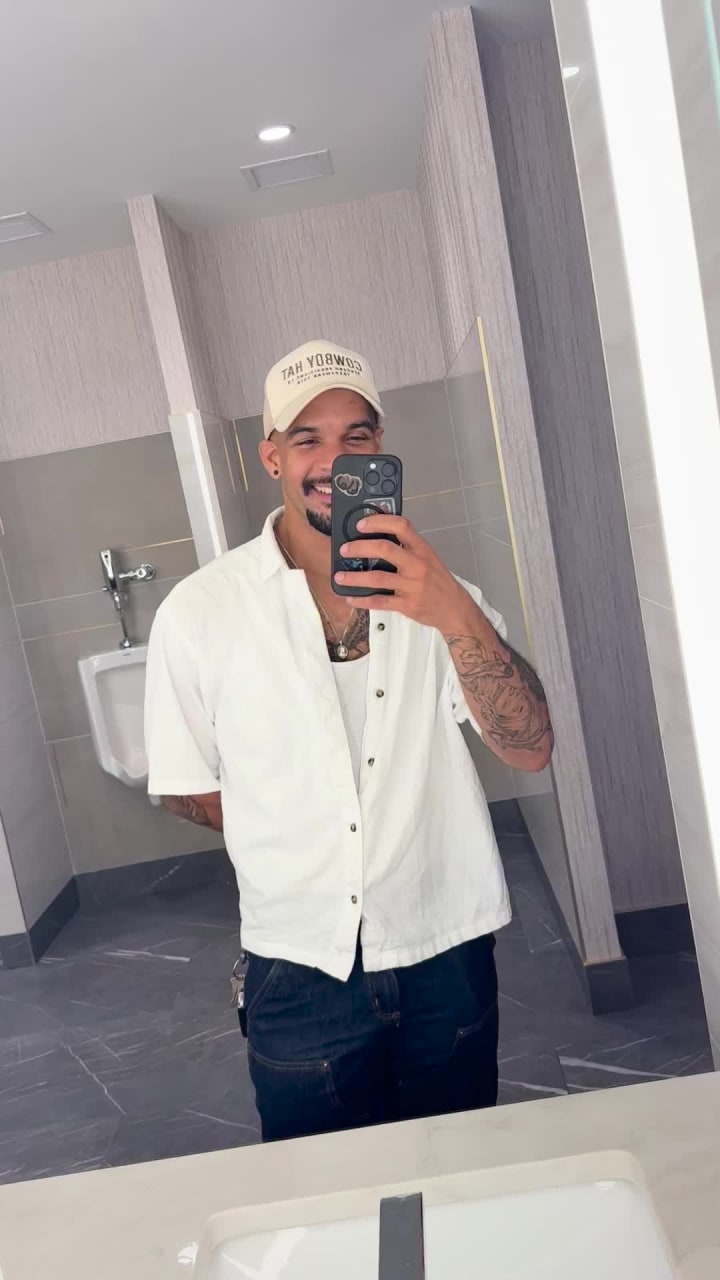 Video review of Continental Modern Pool Lounge