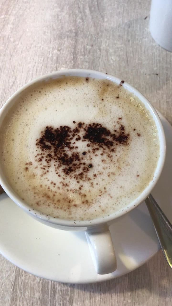 Lemoni Café & Restaurant