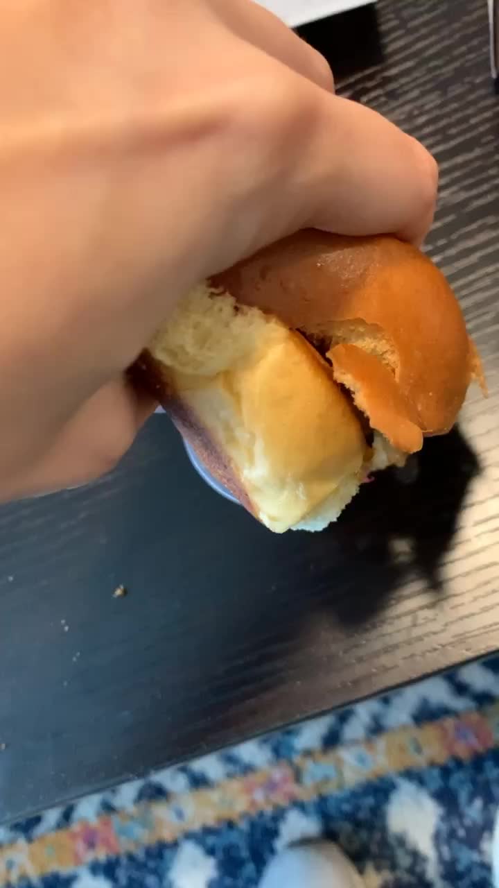 Video review of Con Huevos